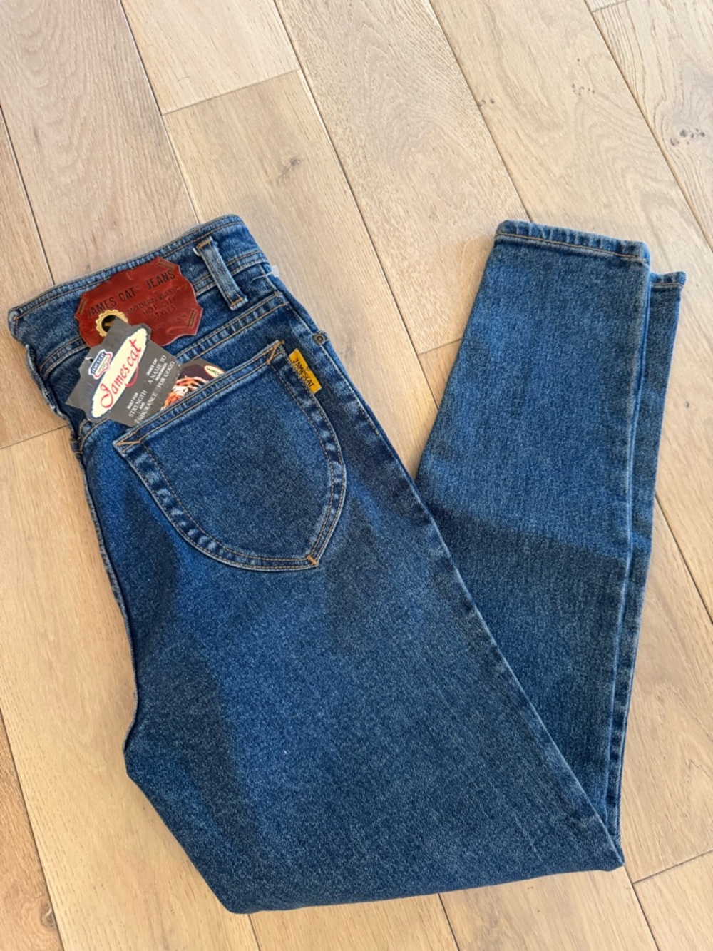 High-Rise Women's Blue Jeans - Classic Straight Leg
